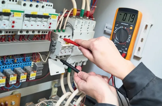 Boletín / certificado eléctrico Comprobación de diferenciales y magnetotérmicos con polímetro en el cuadro eléctrico